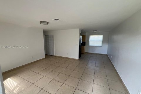 Immobilier commercial à vendre à Miami Gardens, Floride: 164.99 m2 № 2081093 - photo 9
