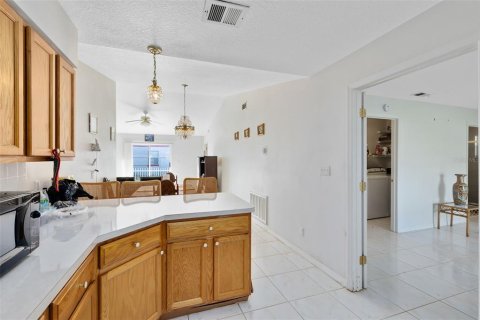 Villa ou maison à vendre à Kissimmee, Floride: 3 chambres, 184.6 m2 № 1372963 - photo 9