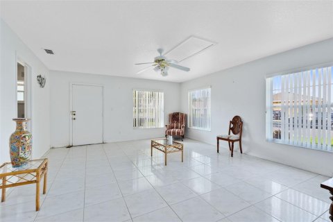 Villa ou maison à vendre à Kissimmee, Floride: 3 chambres, 184.6 m2 № 1372963 - photo 10