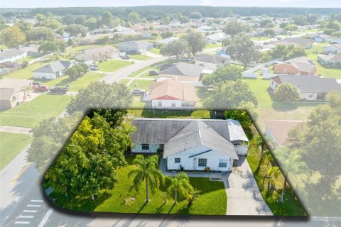 Villa ou maison à vendre à Kissimmee, Floride: 3 chambres, 184.6 m2 № 1372963 - photo 26