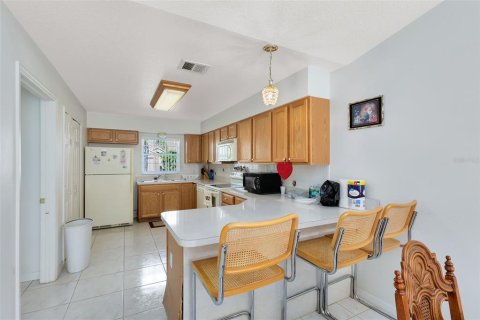 Villa ou maison à vendre à Kissimmee, Floride: 3 chambres, 184.6 m2 № 1372963 - photo 8
