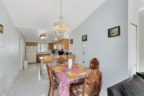 Villa ou maison à vendre à Kissimmee, Floride: 3 chambres, 184.6 m2 № 1372963 - photo 7