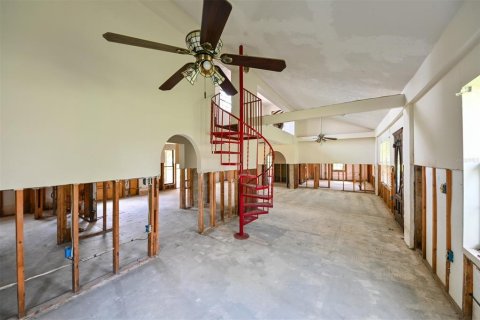 House in Dade City, Florida 3 bedrooms, 167.5 sq.m. № 1916989 - photo 7