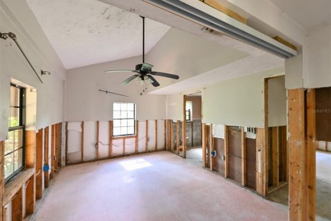 House in Dade City, Florida 3 bedrooms, 167.5 sq.m. № 1916989 - photo 10