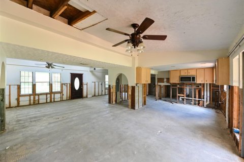 House in Dade City, Florida 3 bedrooms, 167.5 sq.m. № 1916989 - photo 9