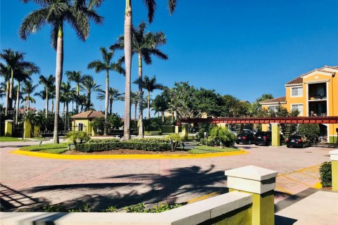 Condo in Miramar, Florida, 1 bedroom  № 2041999 - photo 12