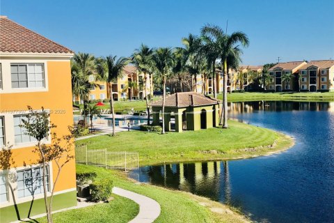 Condo in Miramar, Florida, 1 bedroom  № 2041999 - photo 9
