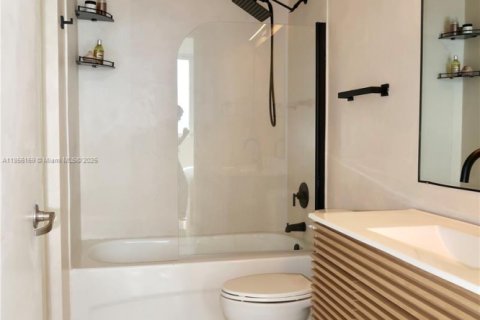 Купить кондоминиум в Майами, Флорида 2 спальни, 94.95м2, № 1962778 - фото 18