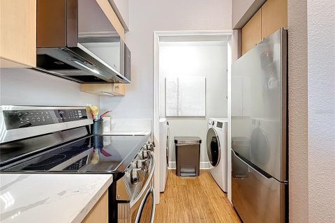Condo in Saint Petersburg, Florida, 1 bedroom  № 1801924 - photo 14