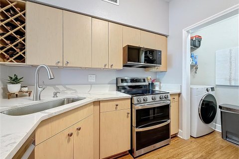 Condo in Saint Petersburg, Florida, 1 bedroom  № 1801924 - photo 9