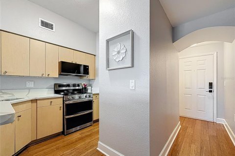Condo in Saint Petersburg, Florida, 1 bedroom  № 1801924 - photo 7