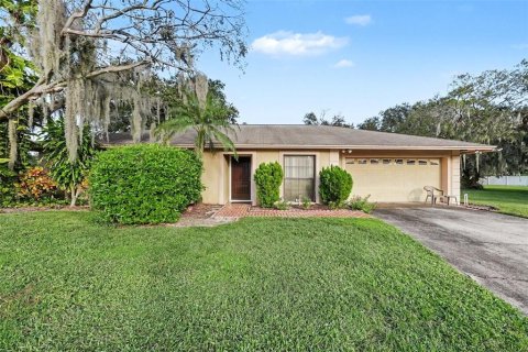 Villa ou maison à Tampa, Floride 4 chambres, 220.27 m2 № 2373115