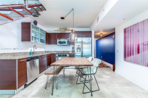 Снять в аренду кондоминиум в Майами, Флорида 1 спальня, 98.1м2, № 2047130 - фото 11