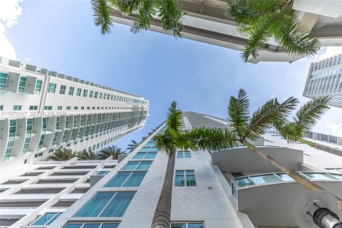 Снять в аренду кондоминиум в Майами, Флорида 1 спальня, 98.1м2, № 2047130 - фото 19