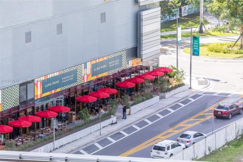 Снять в аренду кондоминиум в Майами, Флорида 1 спальня, 98.1м2, № 2047130 - фото 25