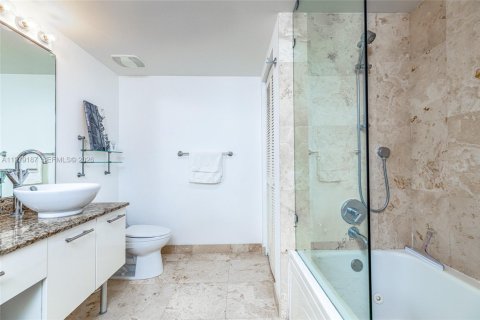 Снять в аренду кондоминиум в Майами, Флорида 1 спальня, 98.1м2, № 2047130 - фото 13