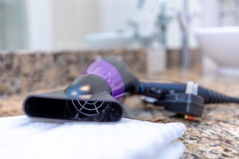 Снять в аренду кондоминиум в Майами, Флорида 1 спальня, 98.1м2, № 2047130 - фото 15