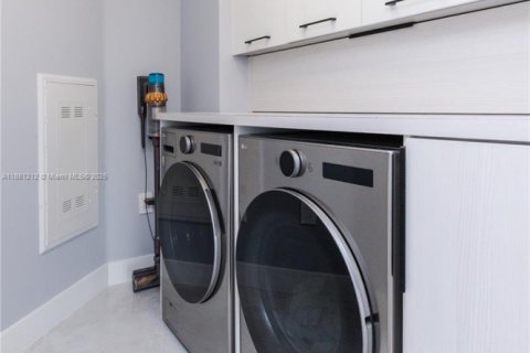 Купить кондоминиум в Санни-Айлс-Бич, Флорида 3 спальни, 175.77м2, № 2039465 - фото 23