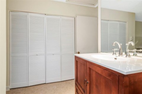Condo in Clearwater, Florida, 2 bedrooms № 2371758 - photo 29