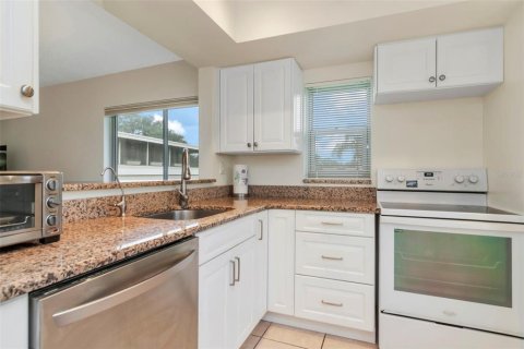 Condo in Clearwater, Florida, 2 bedrooms № 2371758 - photo 7