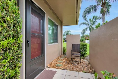 Condo in Clearwater, Florida, 2 bedrooms № 2371758 - photo 2
