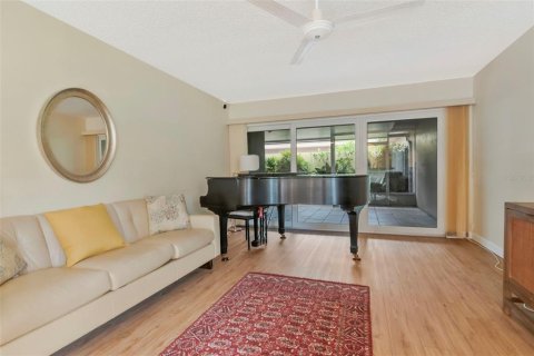 Condo in Clearwater, Florida, 2 bedrooms № 2371758 - photo 13