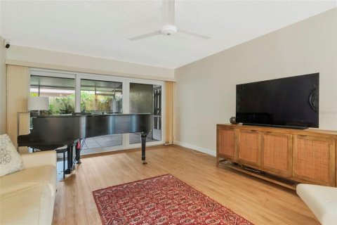 Condo in Clearwater, Florida, 2 bedrooms № 2371758 - photo 14