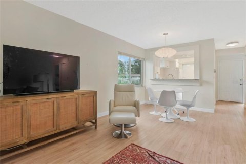 Condo in Clearwater, Florida, 2 bedrooms № 2371758 - photo 16