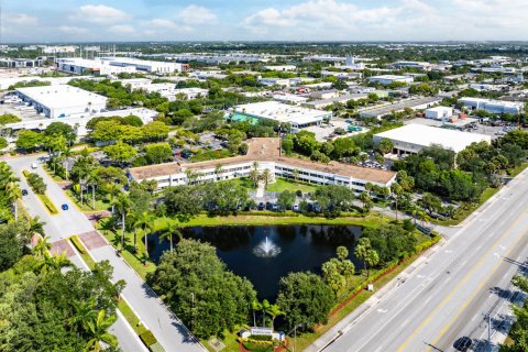 Commercial property in Pompano Beach, Florida № 2260304 - photo 26