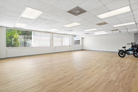 Commercial property in Pompano Beach, Florida № 2260304 - photo 15