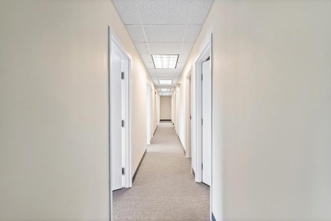 Commercial property in Pompano Beach, Florida № 2260304 - photo 12