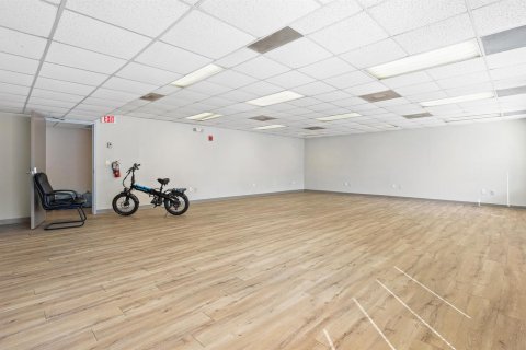 Commercial property in Pompano Beach, Florida № 2260304 - photo 14