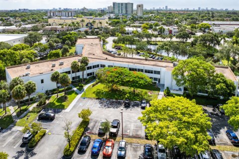 Commercial property in Pompano Beach, Florida № 2260304 - photo 24