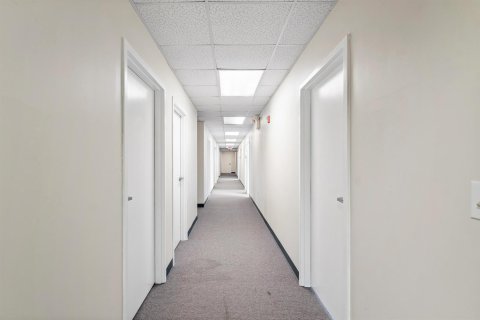 Commercial property in Pompano Beach, Florida № 2260304 - photo 4