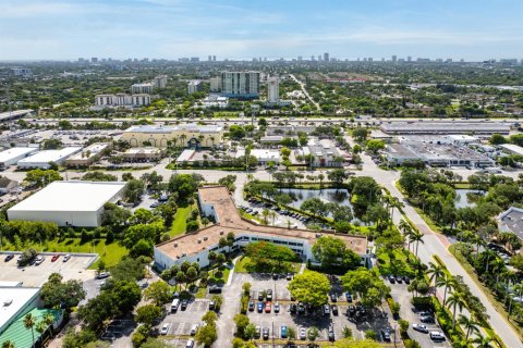 Commercial property in Pompano Beach, Florida № 2260304 - photo 25