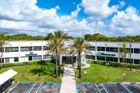 Commercial property in Pompano Beach, Florida № 2260304 - photo 22