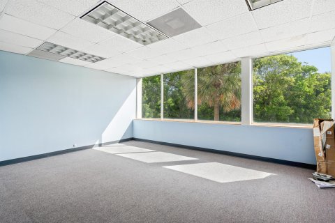 Commercial property in Pompano Beach, Florida № 2260304 - photo 6
