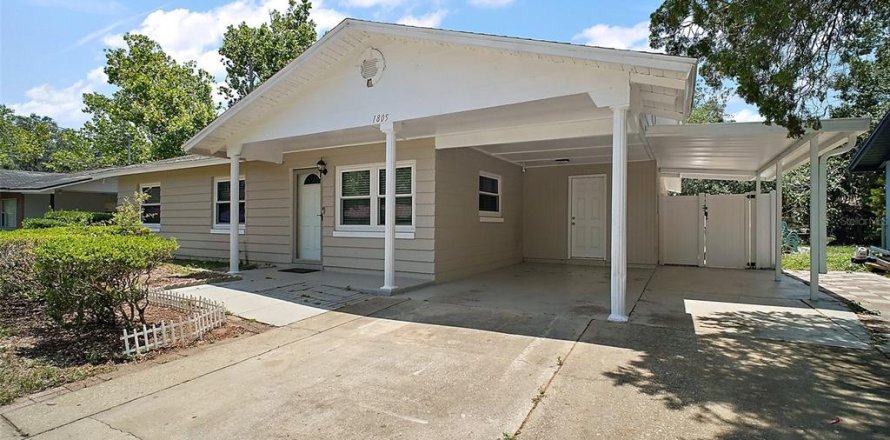 House in Mount Dora, Florida 4 bedrooms, 175.77 sq.m. № 1749302