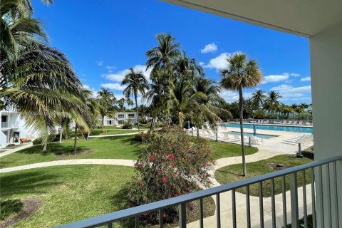 Townhouse in Key Biscayne, Florida 2 bedrooms, 96.8 sq.m. № 1814650 - photo 5