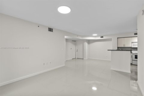 Condo in Miramar, Florida, 2 bedrooms  № 1943653 - photo 4