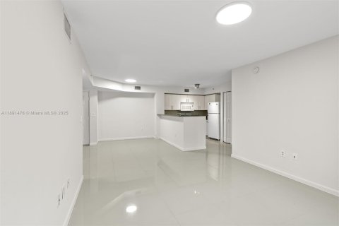 Condo in Miramar, Florida, 2 bedrooms  № 1943653 - photo 5