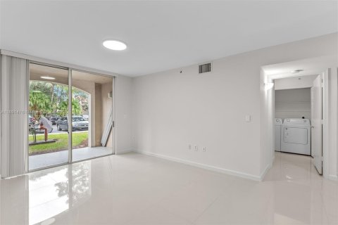 Condo in Miramar, Florida, 2 bedrooms  № 1943653 - photo 6