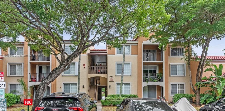 Condo in Miramar, Florida, 2 bedrooms  № 1943653