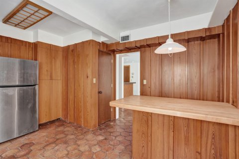 Condo in Lauderhill, Florida, 4 bedrooms  № 2382920 - photo 19