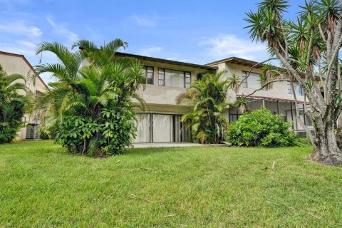 Condo in Lauderhill, Florida, 4 bedrooms  № 2382920 - photo 5
