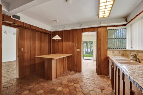 Condo in Lauderhill, Florida, 4 bedrooms  № 2382920 - photo 22