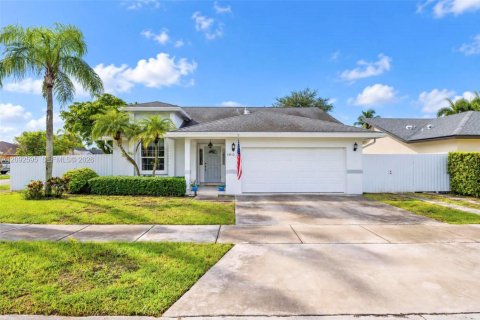 House in Miami, Florida 3 bedrooms, 174.75 sq.m. № 2378815
