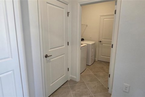 House in Bradenton, Florida 2 bedrooms, 145.39 sq.m. № 2394371 - photo 12