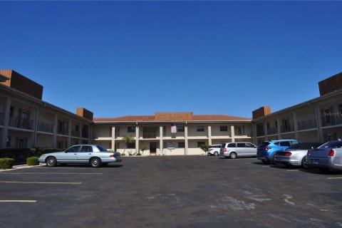 Condominio en venta en Clearwater, Florida, 1 dormitorio, 88.26 m2 № 1733547 - foto 1