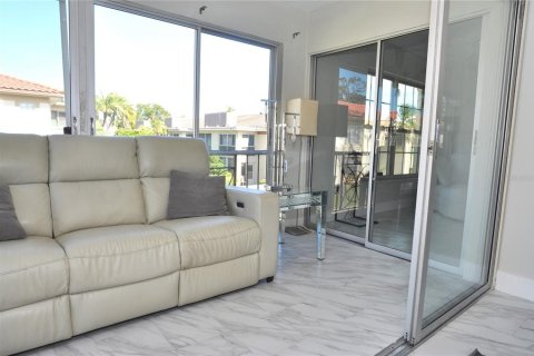 Condominio en venta en Clearwater, Florida, 1 dormitorio, 88.26 m2 № 1733547 - foto 12